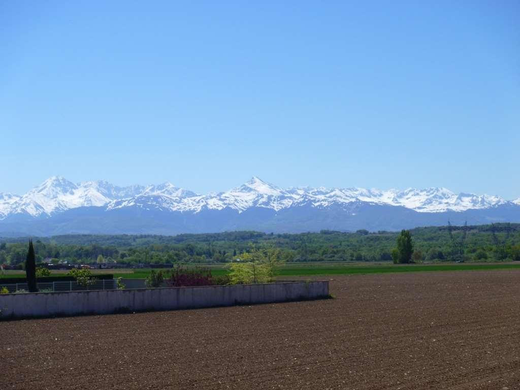 Kyriad Tarbes Odos Exteriér fotografie