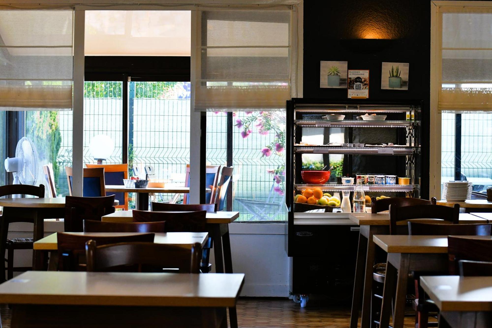 Kyriad Tarbes Odos Exteriér fotografie